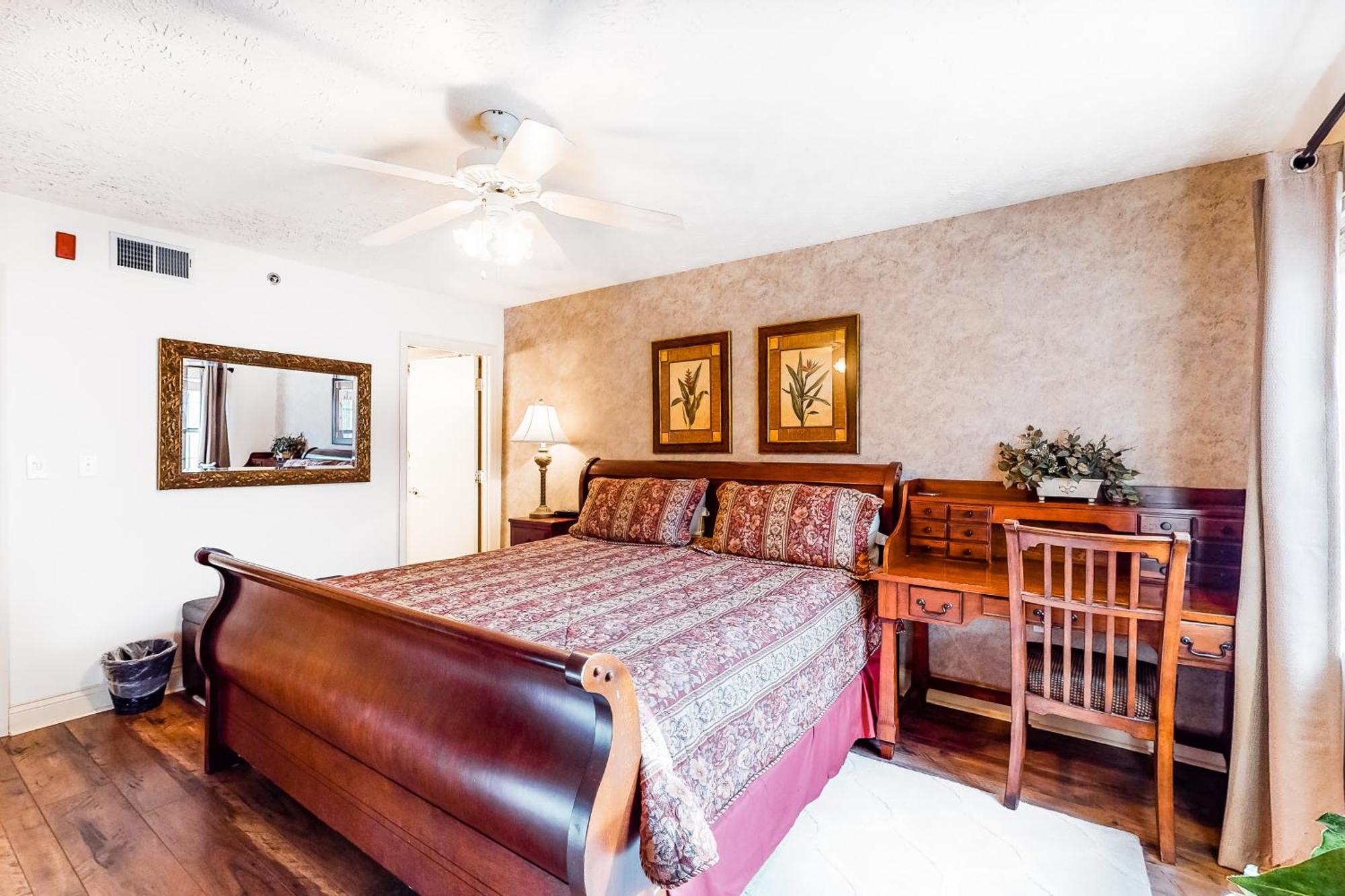 Riverside Escape & Roaring Romance Gatlinburg Room photo