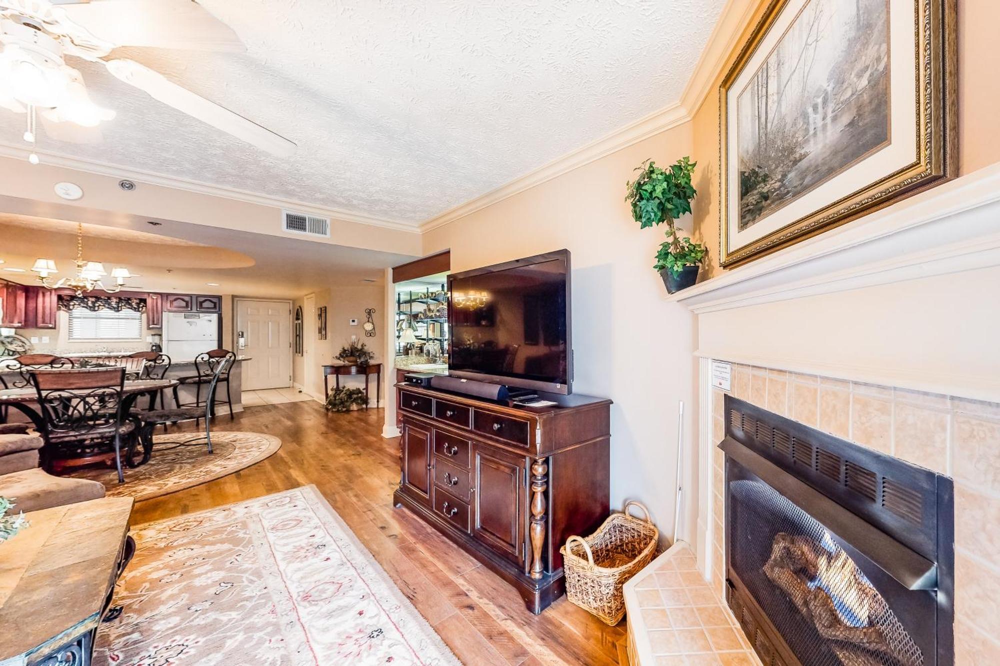 Riverside Escape & Roaring Romance Gatlinburg Room photo